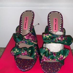 BetseyJohnson floral mule 8-1/2